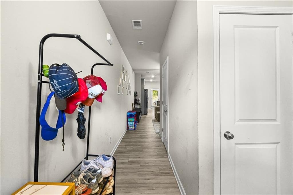 3 bedroom, 3 bathroom, 1,562 sq ft townhouse for sale at 6317 Redan Square, Lithonia, GA 30058 — photo 3