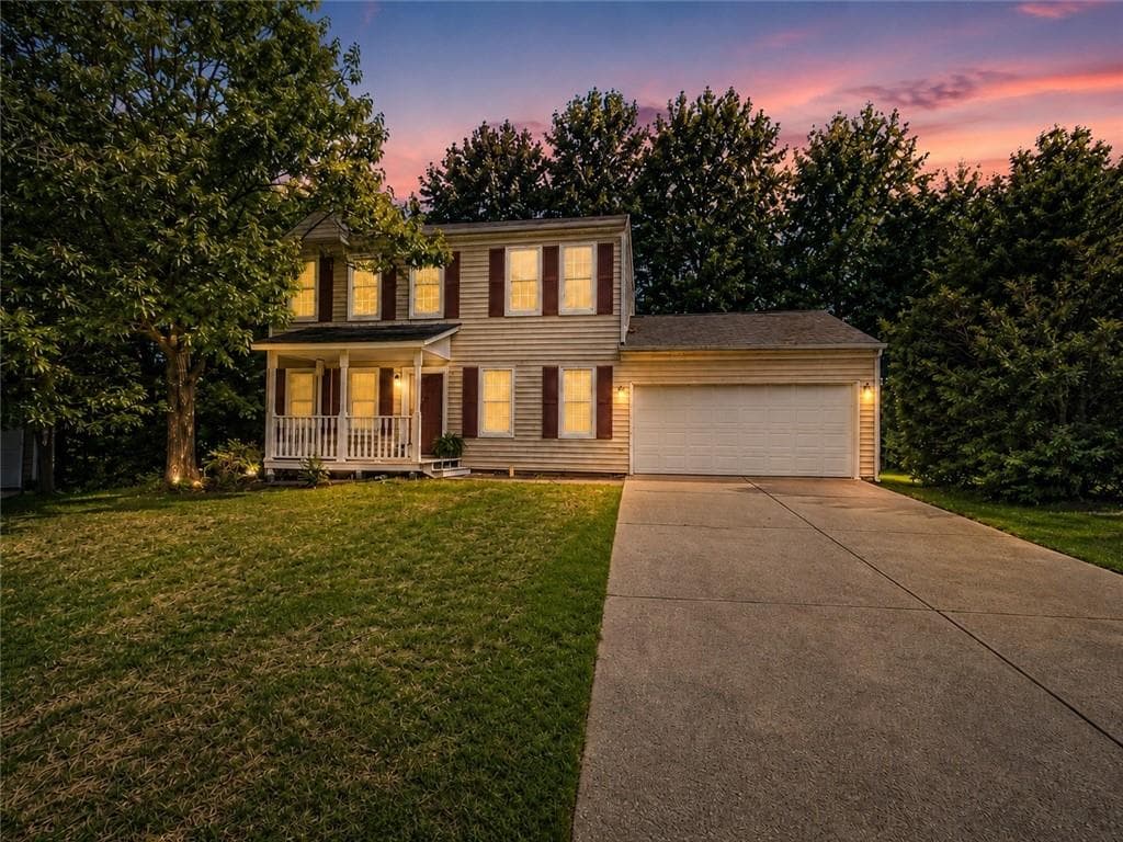 3 bedroom, 3 bathroom, 1,440 sq ft single family residence for rent at 6979 Ling Lane, Austell, GA 30168 for $1,900 a month — photo 1 of 17