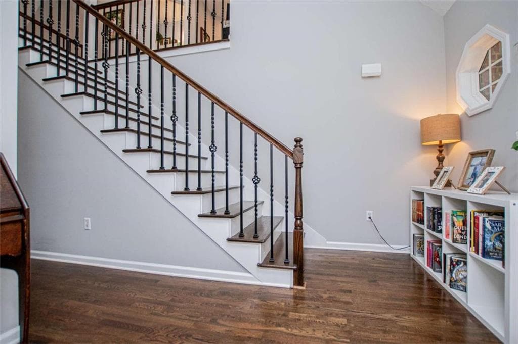4 bedroom, 3 bathroom, 1,992 sq ft single family residence for sale at 5381 Britton Drive, Villa Rica, GA 30180 — photo 4