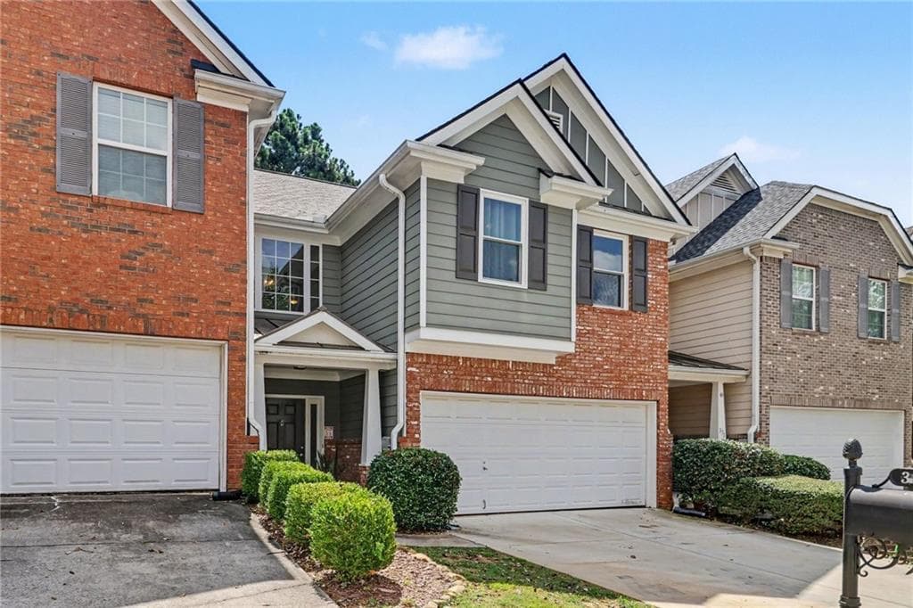3 bedroom, 3 bathroom, 2,066 sq ft townhouse for sale at 373 Creek Manor Way, Suwanee, GA 30024 — photo 2