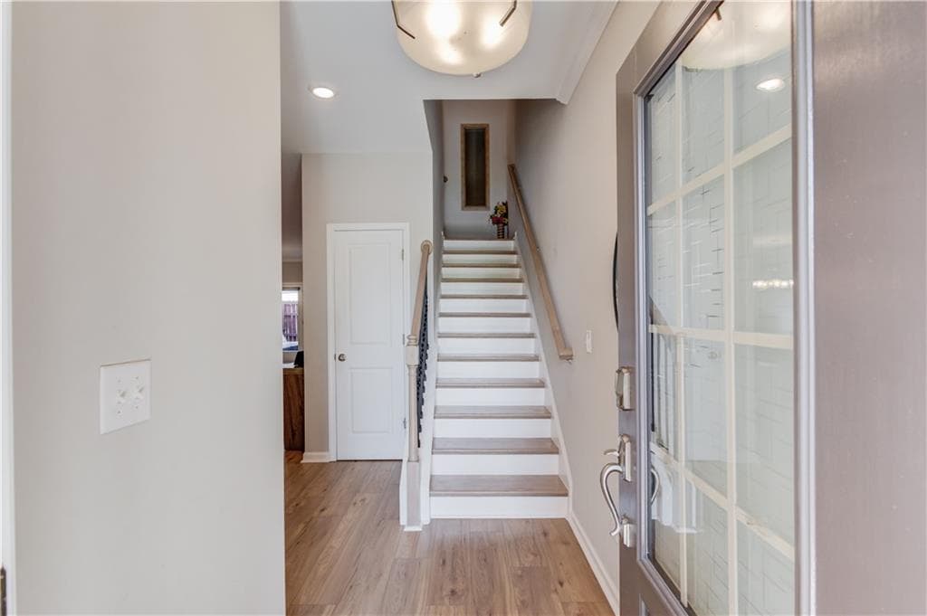 3 bedroom, 3 bathroom, 1,886 sq ft townhouse for sale at 1182 Lanier Willow Path, Buford, GA 30518 — photo 5