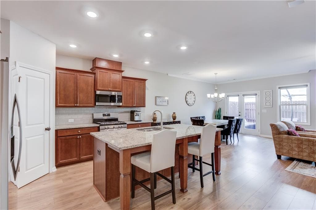 3 bedroom, 3 bathroom, 1,886 sq ft townhouse for sale at 1182 Lanier Willow Path, Buford, GA 30518 — photo 7