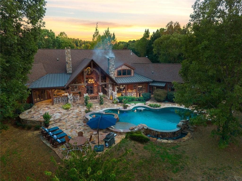 5 bedroom, 6 bathroom, 6,600 sq ft single family residence for sale at 1524 Blacks Bluff Road, Rome, GA 30161