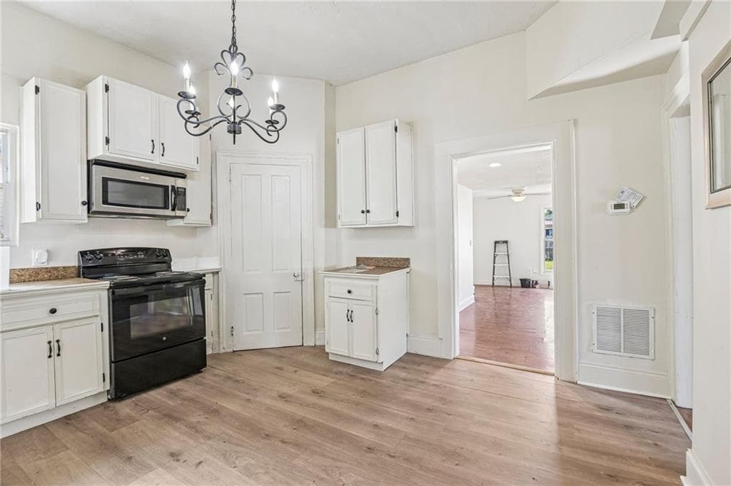 3 bedroom, 2 bathroom, 1,445 sq ft single family residence for sale at 14 Defender Street, Cartersville, GA 30120 — photo 7