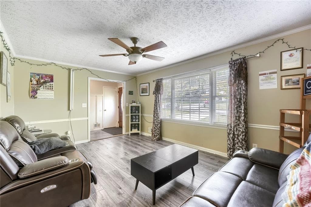 4 bedroom, 3 bathroom, 2,002 sq ft single family residence for sale at 2558 Kings Way, Lawrenceville, GA 30044 — photo 3