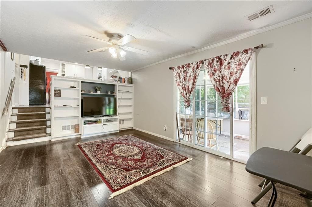 4 bedroom, 3 bathroom, 2,002 sq ft single family residence for sale at 2558 Kings Way, Lawrenceville, GA 30044 — photo 8