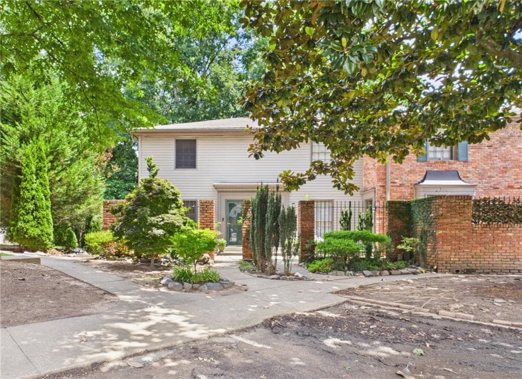 2 bedroom, 1 bathroom, 960 sq ft condominium for sale at 3101 Colonial Way O, Atlanta, GA 30341