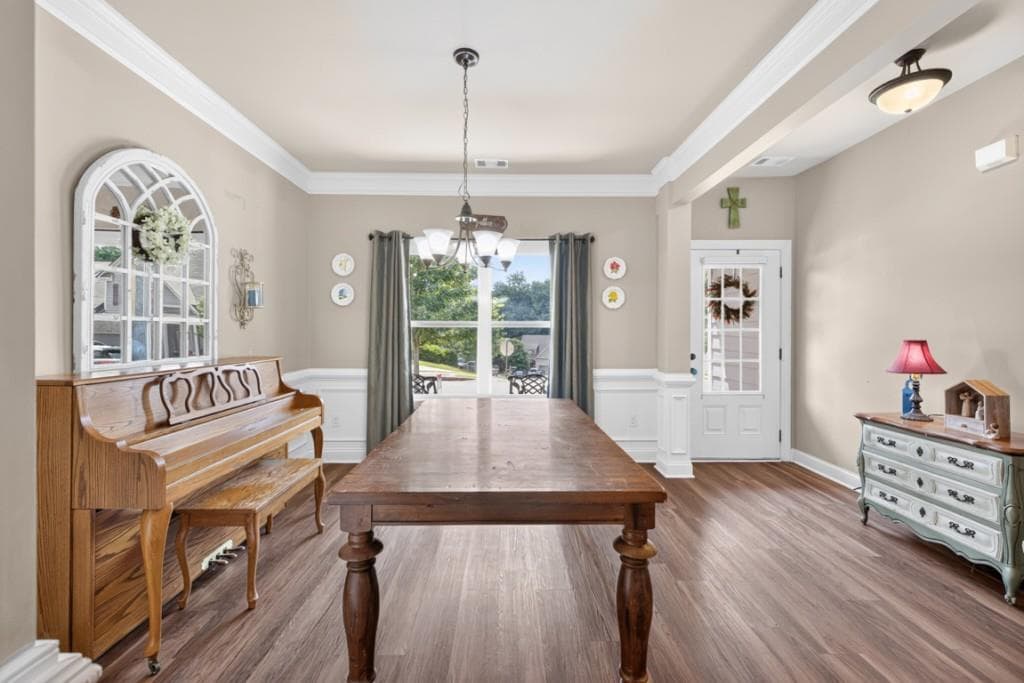 4 bedroom, 3 bathroom, 2,500 sq ft single family residence for sale at 544 Amaranth Trail, Hoschton, GA 30548 — photo 4