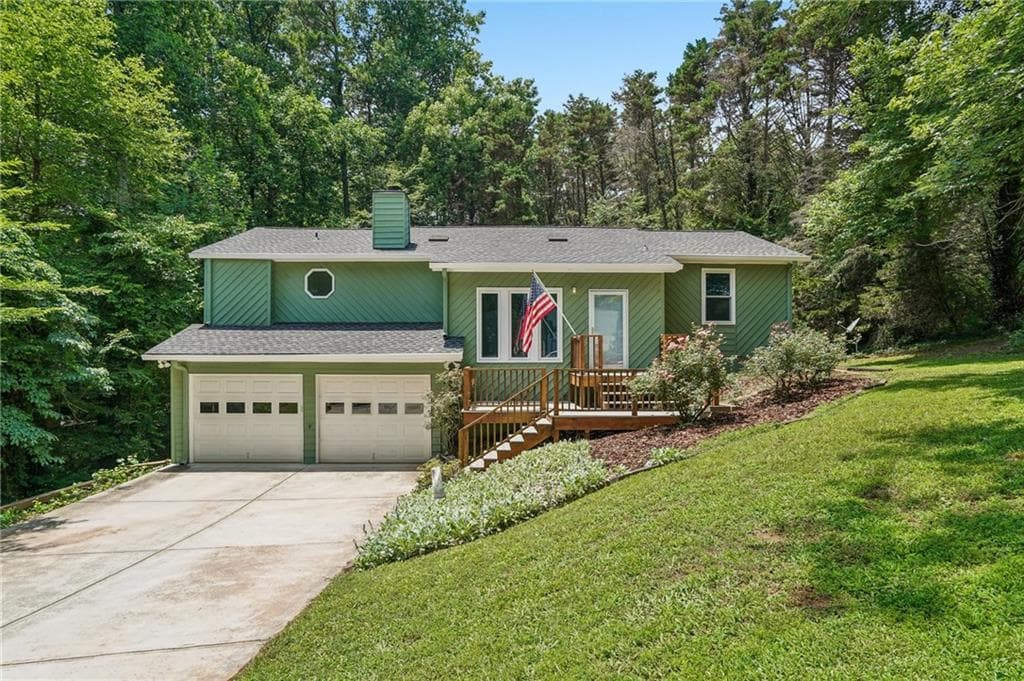 4 bedroom, 2 bathroom, 1,458 sq ft single family residence for sale at 659 Sunshine Trace, Acworth, GA 30102