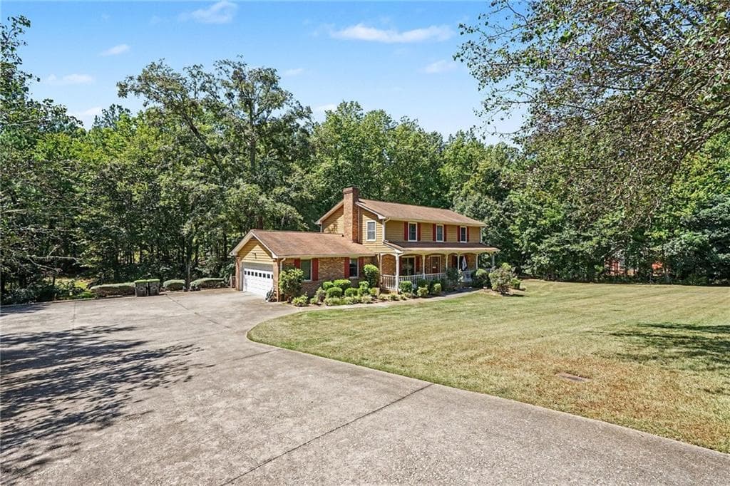 5 bedroom, 3 bathroom, 2,580 sq ft single family residence for sale at 1107 Wallington Court, Conyers, GA 30012 — photo 2