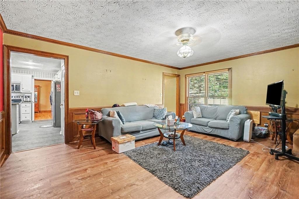 5 bedroom, 3 bathroom, 2,580 sq ft single family residence for sale at 1107 Wallington Court, Conyers, GA 30012 — photo 6