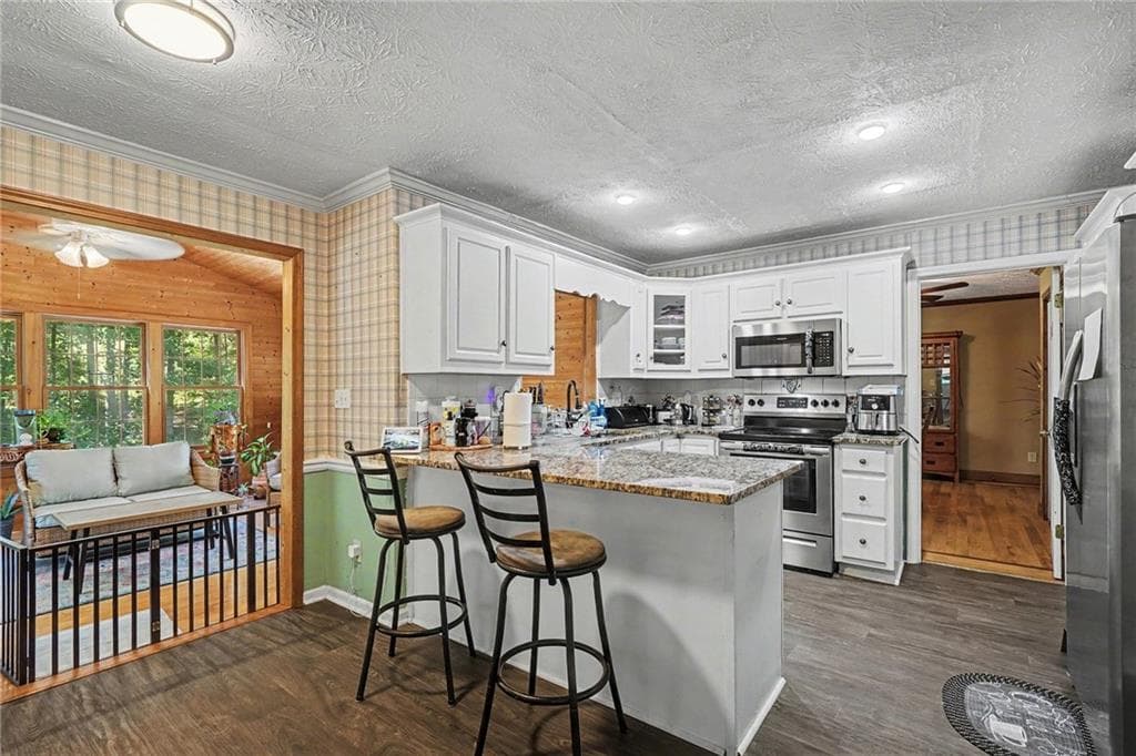 5 bedroom, 3 bathroom, 2,580 sq ft single family residence for sale at 1107 Wallington Court, Conyers, GA 30012 — photo 9