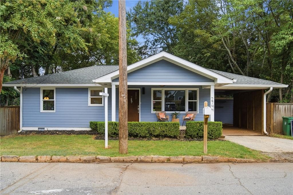 3 bedroom, 2 bathroom, 1,800 sq ft single family residence for sale at 2744 Craigie Avenue, Decatur, GA 30030 — photo 2