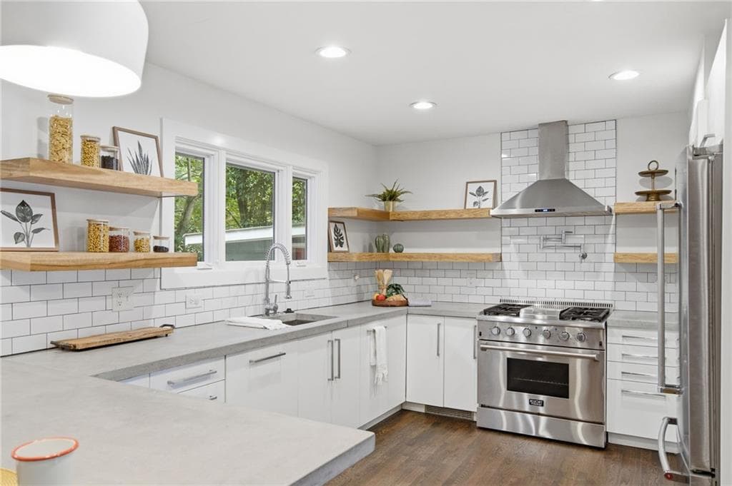 3 bedroom, 2 bathroom, 1,800 sq ft single family residence for sale at 2744 Craigie Avenue, Decatur, GA 30030 — photo 8
