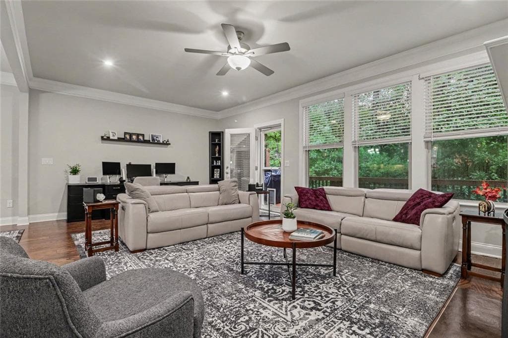 3 bedroom, 4 bathroom, 2,433 sq ft townhouse for sale at 4230 Perimeter Park, Atlanta, GA 30341 — photo 4