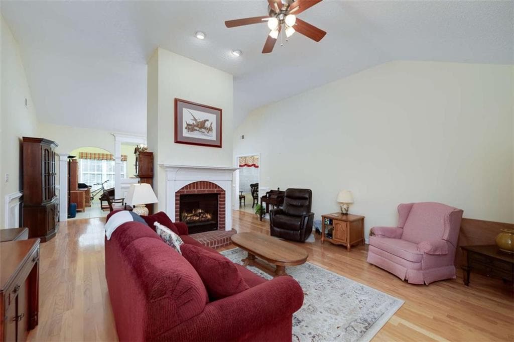 2 bedroom, 2 bathroom, 1,900 sq ft single family residence for sale at 125 Pinnacle Lane, Mcdonough, GA 30253 — photo 8