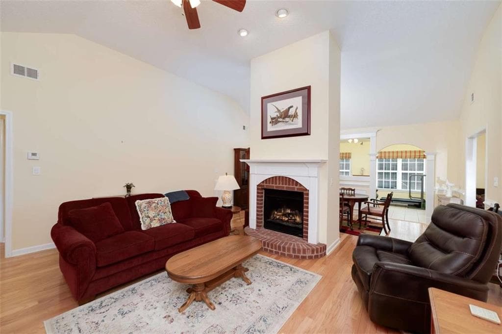 2 bedroom, 2 bathroom, 1,900 sq ft single family residence for sale at 125 Pinnacle Lane, Mcdonough, GA 30253 — photo 9