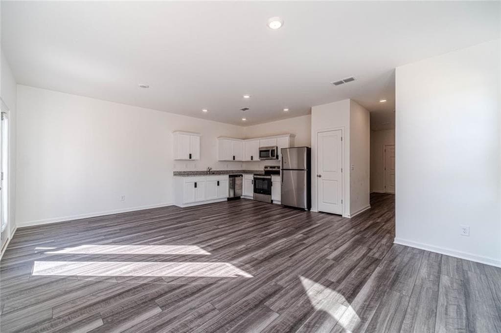 3 bedroom, 3 bathroom, 1,440 sq ft townhouse for sale at 29 Padley Drive, Winder, GA 30680 — photo 5