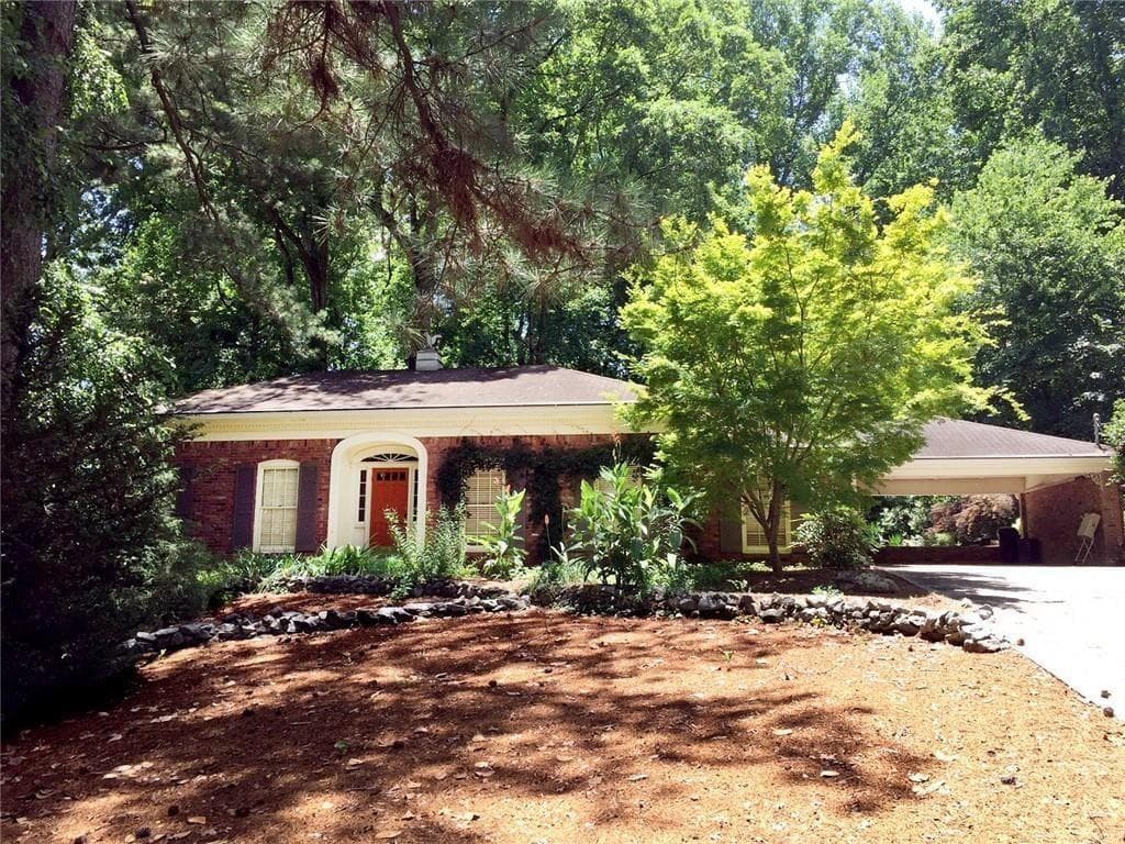 3 bedroom, 3 bathroom, 2,052 sq ft single family residence for rent at 4690 Huntley Drive, Atlanta, GA 30342 for $3,650 a month — photo 1 of 29