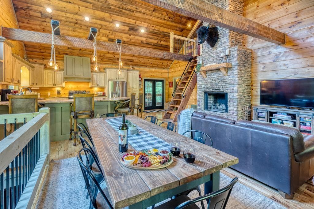 4 bedroom, 5 bathroom, 4,460 sq ft single family residence for sale at 481 Mountain Top Drive, Blue Ridge, GA 30513 — photo 4
