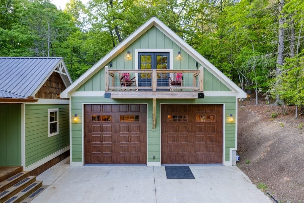 4 bedroom, 5 bathroom, 4,460 sq ft single family residence for sale at 481 Mountain Top Drive, Blue Ridge, GA 30513 — photo 9