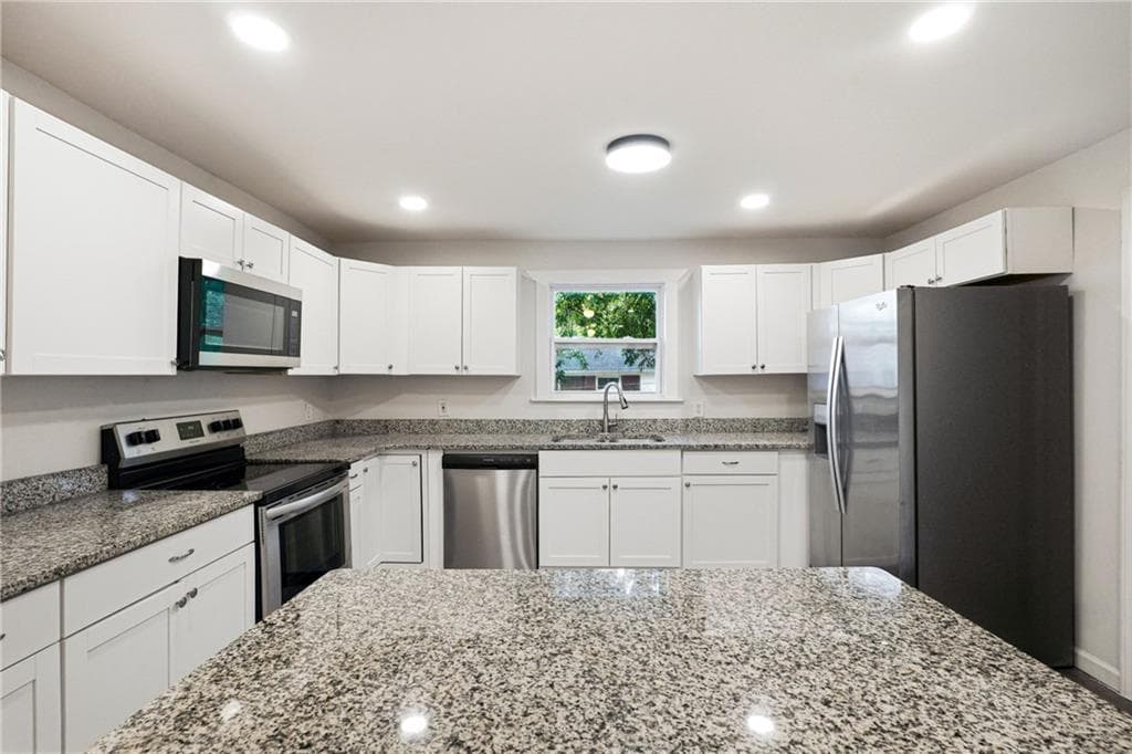 4 bedroom, 2 bathroom, 1,280 sq ft single family residence for sale at 1233 Oakland Drive, Atlanta, GA 30310 — photo 2