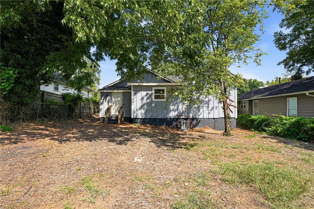 4 bedroom, 2 bathroom, 1,280 sq ft single family residence for sale at 1233 Oakland Drive, Atlanta, GA 30310 — photo 5