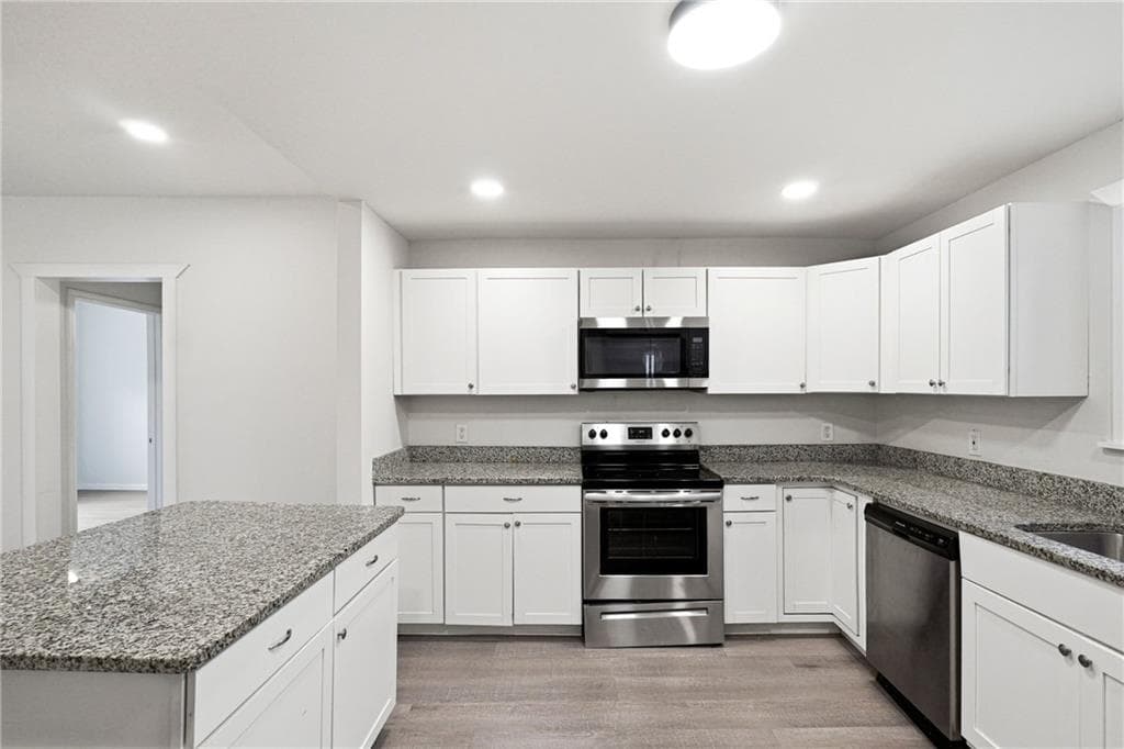 4 bedroom, 2 bathroom, 1,280 sq ft single family residence for sale at 1233 Oakland Drive, Atlanta, GA 30310 — photo 7