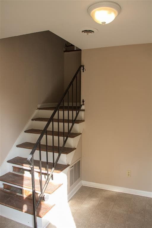 3 bedroom, 3 bathroom, 2,204 sq ft single family residence for sale at 6202 Lance Lane, Riverdale, GA 30274 — photo 6
