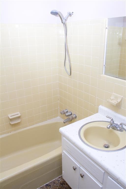 3 bedroom, 3 bathroom, 2,204 sq ft single family residence for sale at 6202 Lance Lane, Riverdale, GA 30274 — photo 8