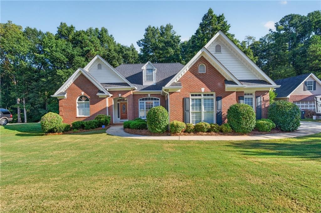 3 bedroom, 3 bathroom, 2,491 sq ft single family residence for sale at 3130 Harold Way, Conyers, GA 30094 — photo 2