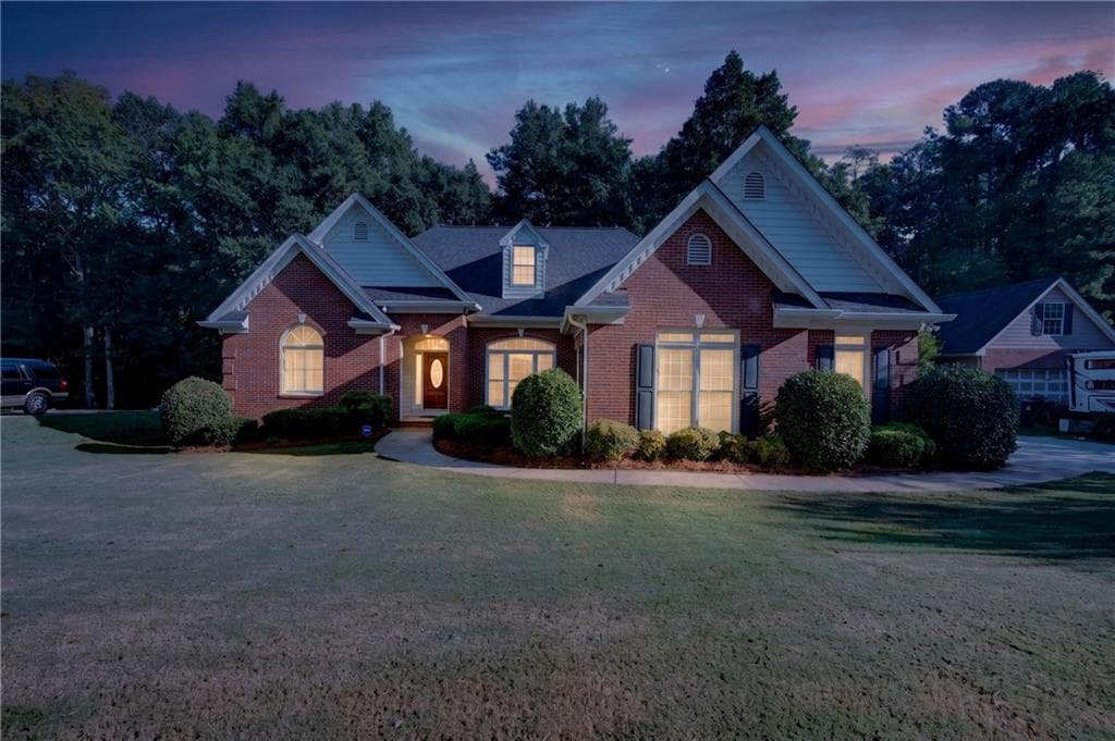 3 bedroom, 3 bathroom, 2,491 sq ft single family residence for sale at 3130 Harold Way, Conyers, GA 30094 — photo 3