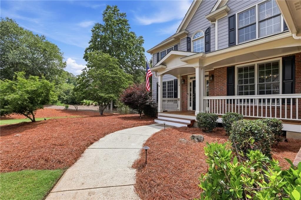 5 bedroom, 5 bathroom, 4,664 sq ft single family residence for sale at 127 Laurel Ridge Drive, Alpharetta, GA 30004 — photo 2