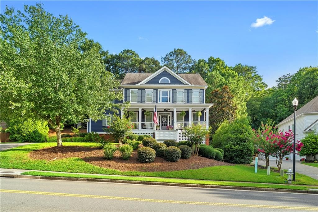 5 bedroom, 5 bathroom, 4,023 sq ft single family residence for sale at 321 River Green Avenue, Canton, GA 30114 — photo 3
