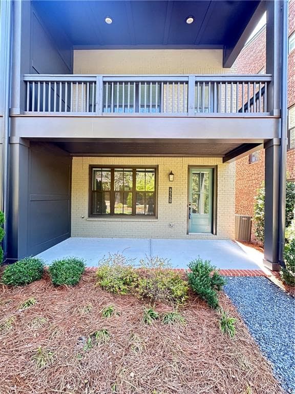 3 bedroom, 4 bathroom, 2,030 sq ft townhouse for rent at 6550 Cortland Walk, Alpharetta, GA 30005 for $3,300 a month — photo 1 of 37