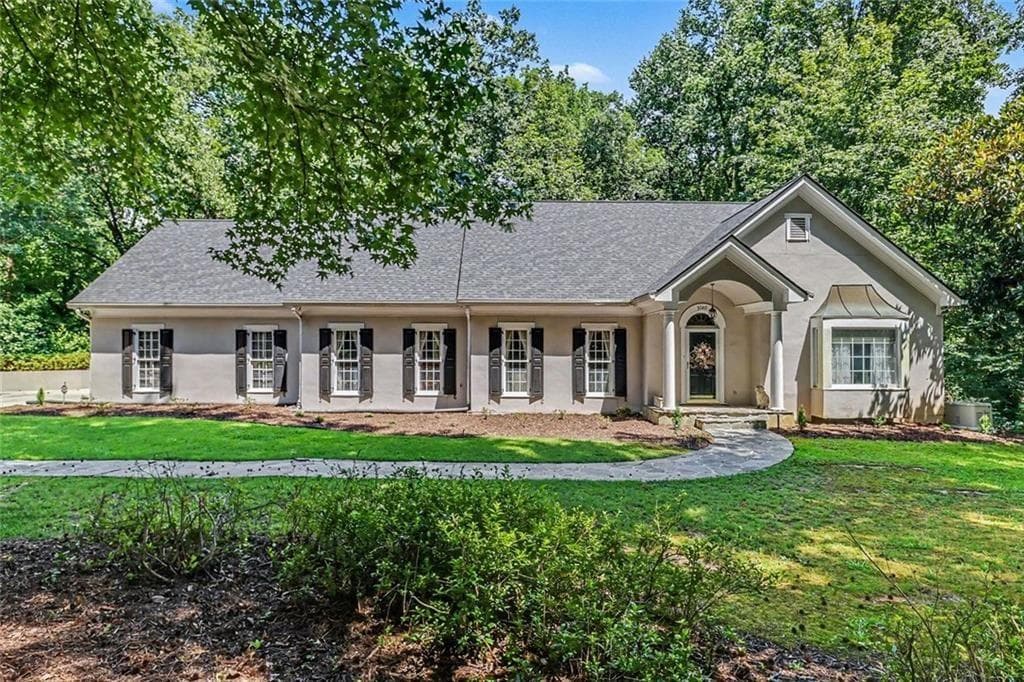 4 bedroom, 5 bathroom, 4,634 sq ft single family residence for sale at 3040 Spalding Drive, Atlanta, GA 30350 — photo 2