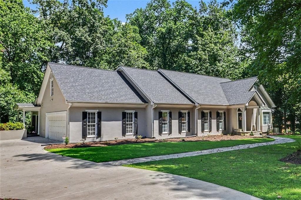 4 bedroom, 5 bathroom, 4,634 sq ft single family residence for sale at 3040 Spalding Drive, Atlanta, GA 30350 — photo 3