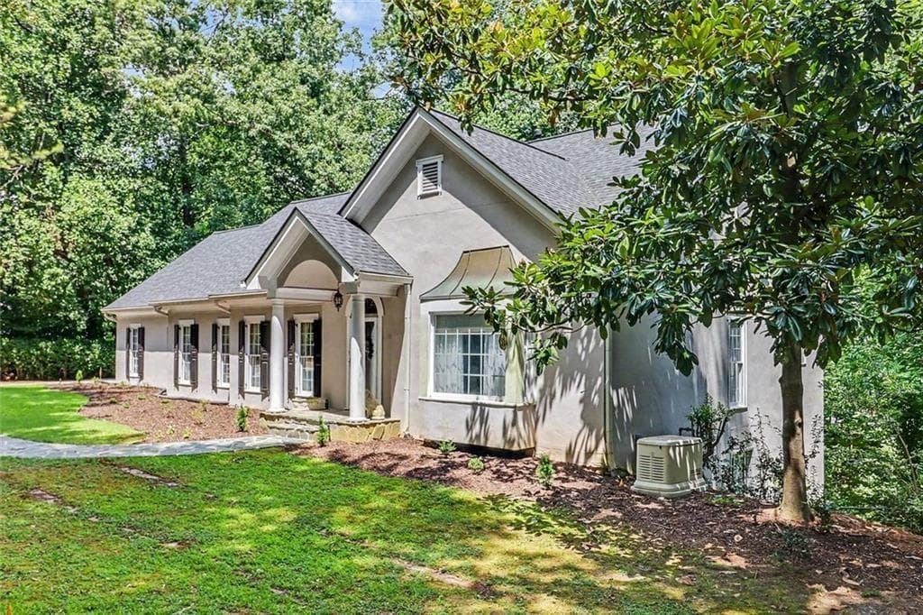 4 bedroom, 5 bathroom, 4,634 sq ft single family residence for sale at 3040 Spalding Drive, Atlanta, GA 30350 — photo 4