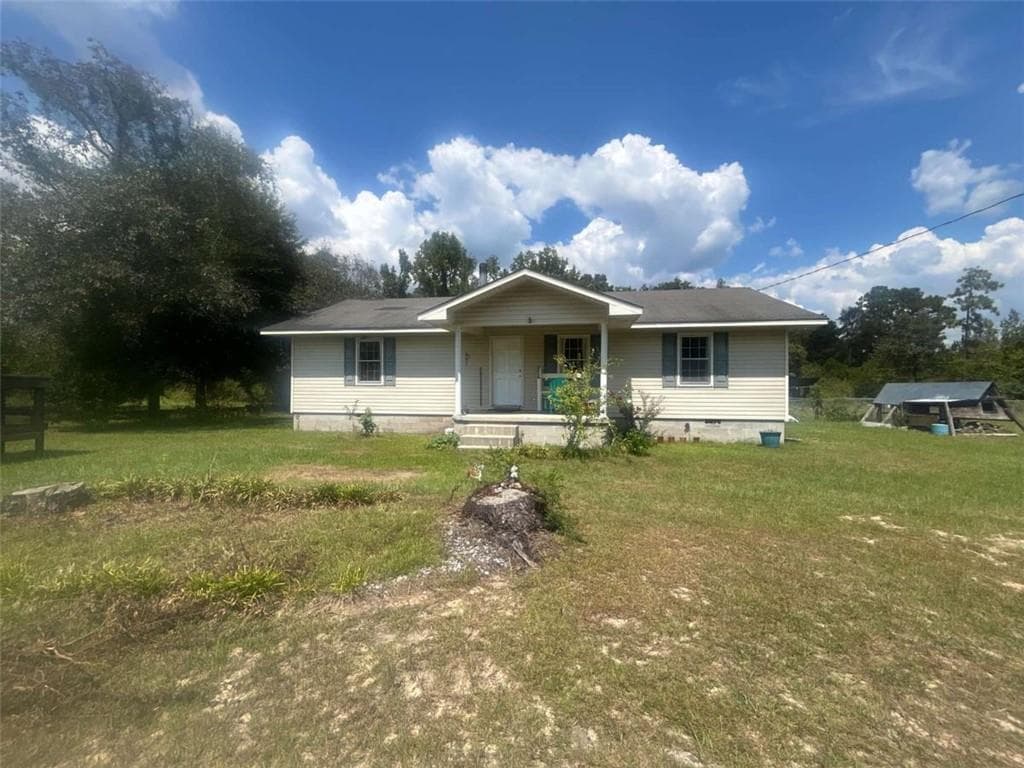 3 bedroom, 1 bathroom, 1,344 sq ft single family residence for sale at 2329 Carl Sutton Road, Lizella, GA 31052