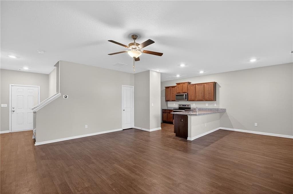 3 bedroom, 3 bathroom, 1,689 sq ft single family residence for sale at 1003 Nandina Court, Villa Rica, GA 30180 — photo 4