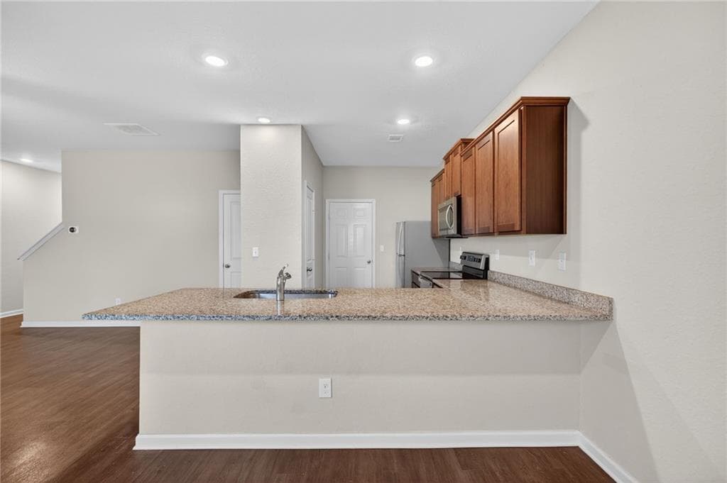 3 bedroom, 3 bathroom, 1,689 sq ft single family residence for sale at 1003 Nandina Court, Villa Rica, GA 30180 — photo 5