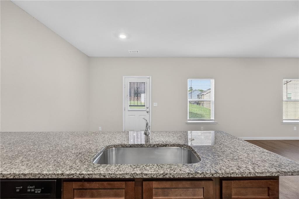 3 bedroom, 3 bathroom, 1,689 sq ft single family residence for sale at 1003 Nandina Court, Villa Rica, GA 30180 — photo 8