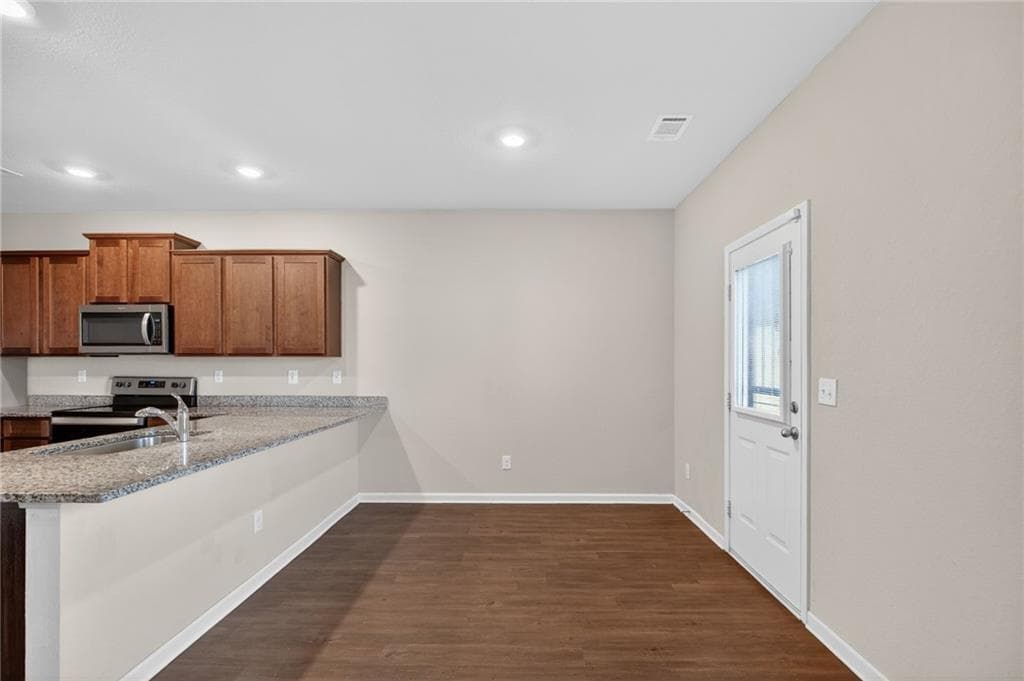3 bedroom, 3 bathroom, 1,689 sq ft single family residence for sale at 1003 Nandina Court, Villa Rica, GA 30180 — photo 10