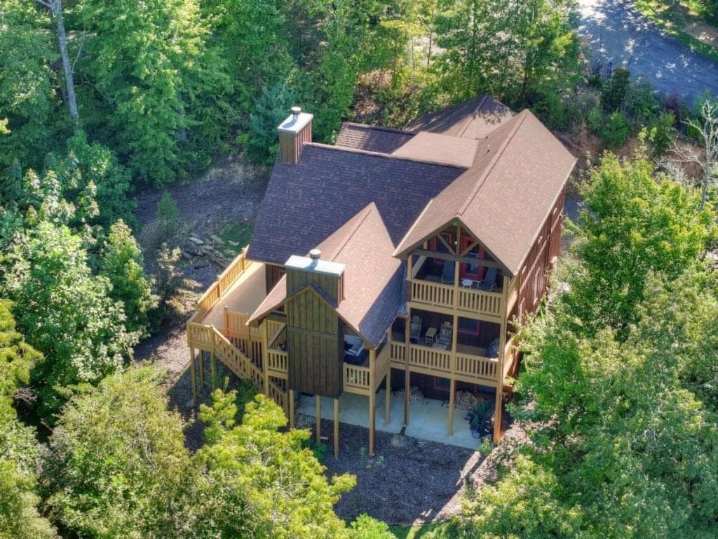 3 bedroom, 3 bathroom, 2,660 sq ft single family residence for sale at 12 N Dream Catcher, Blue Ridge, GA 30513