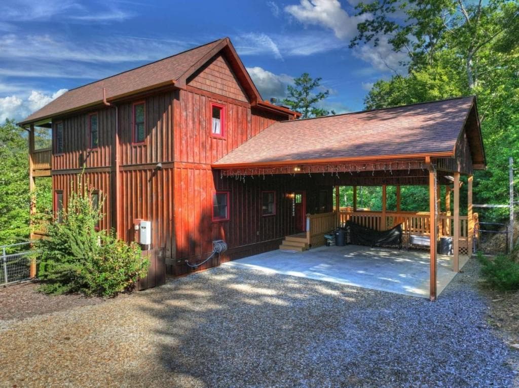 3 bedroom, 3 bathroom, 2,660 sq ft single family residence for sale at 12 N Dream Catcher, Blue Ridge, GA 30513 — photo 2