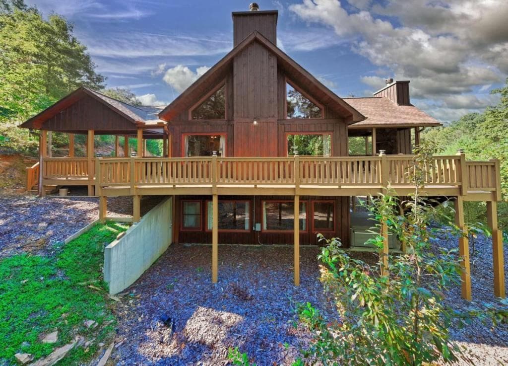 3 bedroom, 3 bathroom, 2,660 sq ft single family residence for sale at 12 N Dream Catcher, Blue Ridge, GA 30513 — photo 3