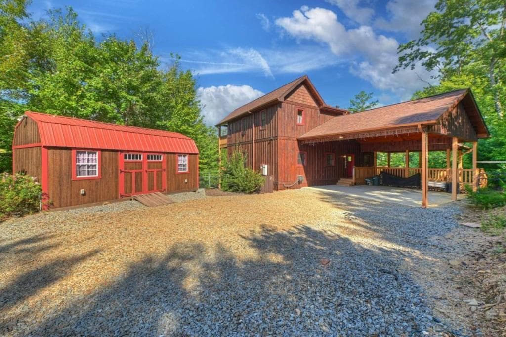 3 bedroom, 3 bathroom, 2,660 sq ft single family residence for sale at 12 N Dream Catcher, Blue Ridge, GA 30513 — photo 5