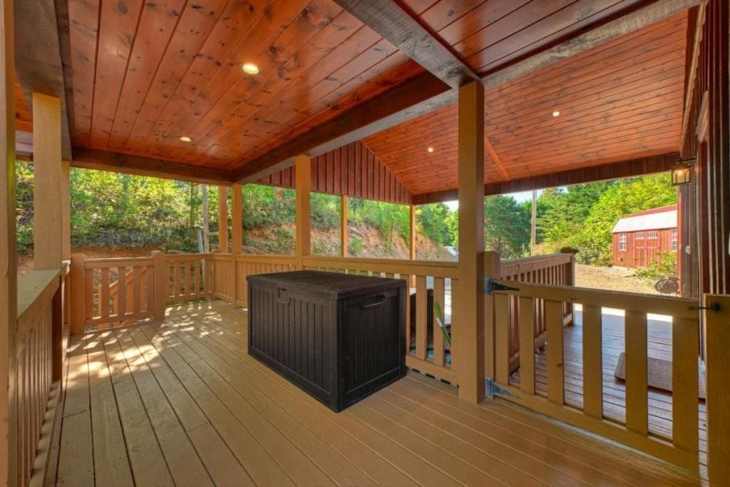 3 bedroom, 3 bathroom, 2,660 sq ft single family residence for sale at 12 N Dream Catcher, Blue Ridge, GA 30513 — photo 9