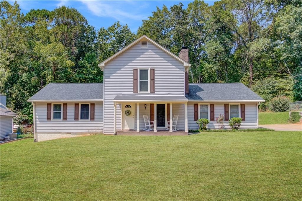 3 bedroom, 2 bathroom, 1,677 sq ft single family residence for rent at 4905 Wade Valley Way, Cumming, GA 30040 for $2,200 a month — photo 1 of 28