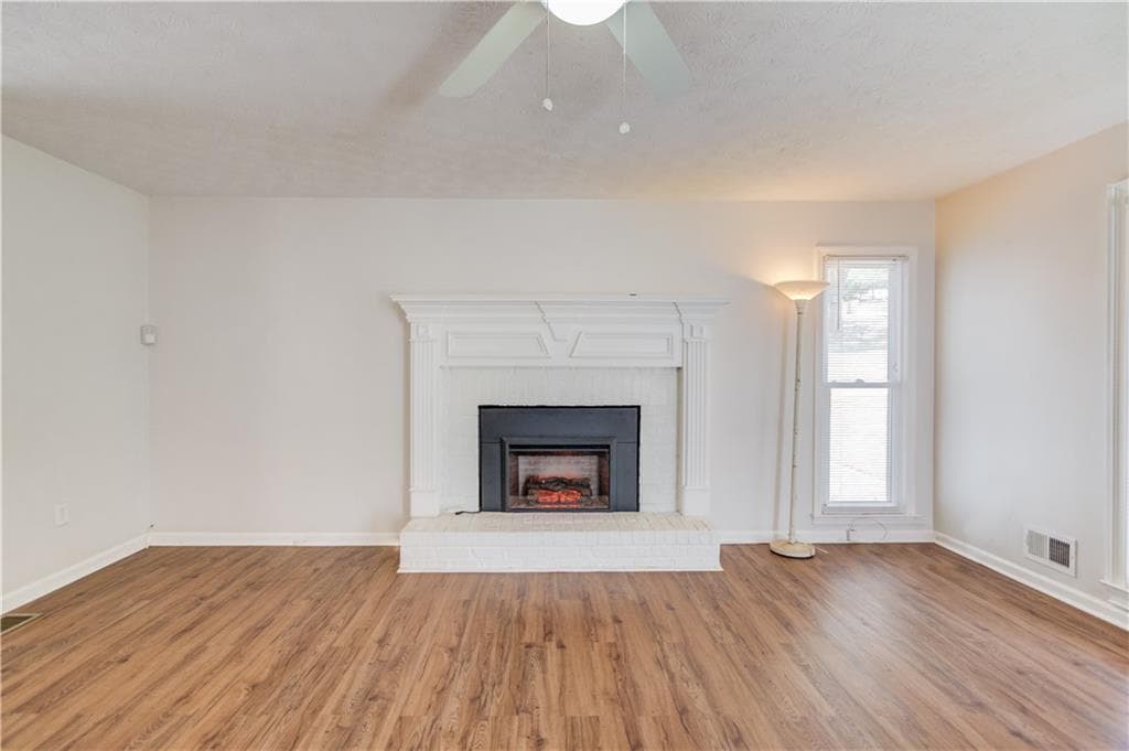 3 bedroom, 2 bathroom, 1,677 sq ft single family residence for rent at 4905 Wade Valley Way, Cumming, GA 30040 for $2,200 a month — photo 6